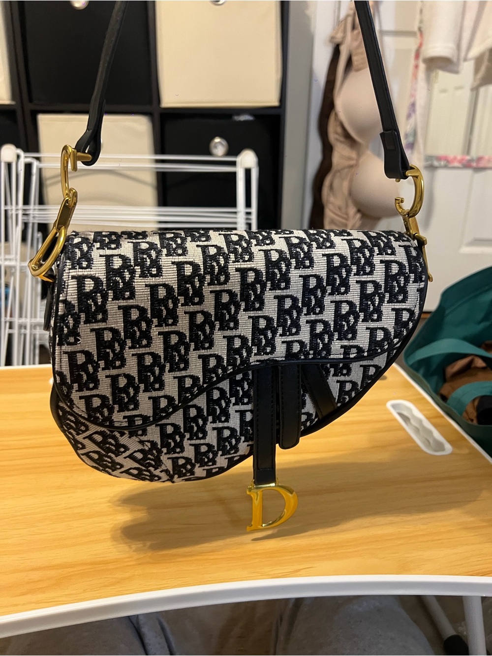 Designer-Inspired Black & White Patterned Shoulder Bag - Picture 4 of 9